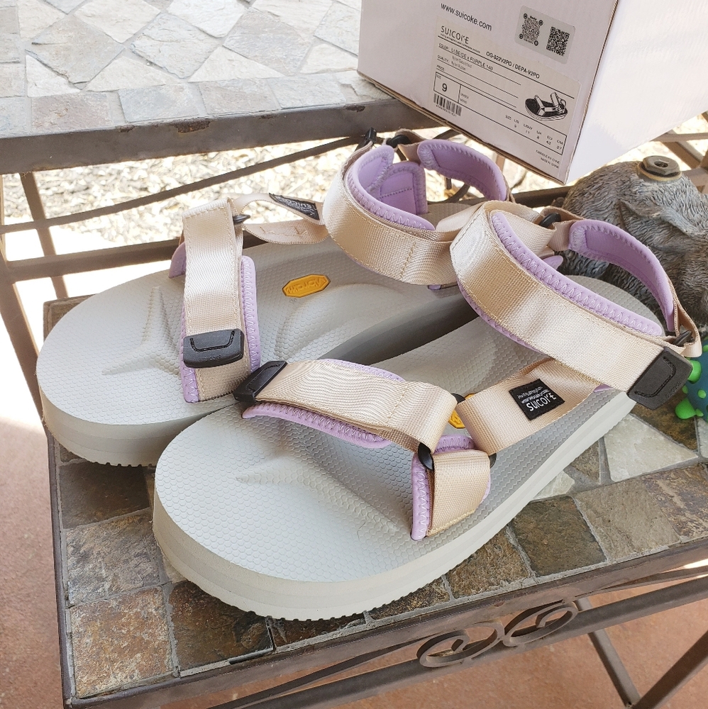 Sandals by Suicoke - Sporty design works well in any season
